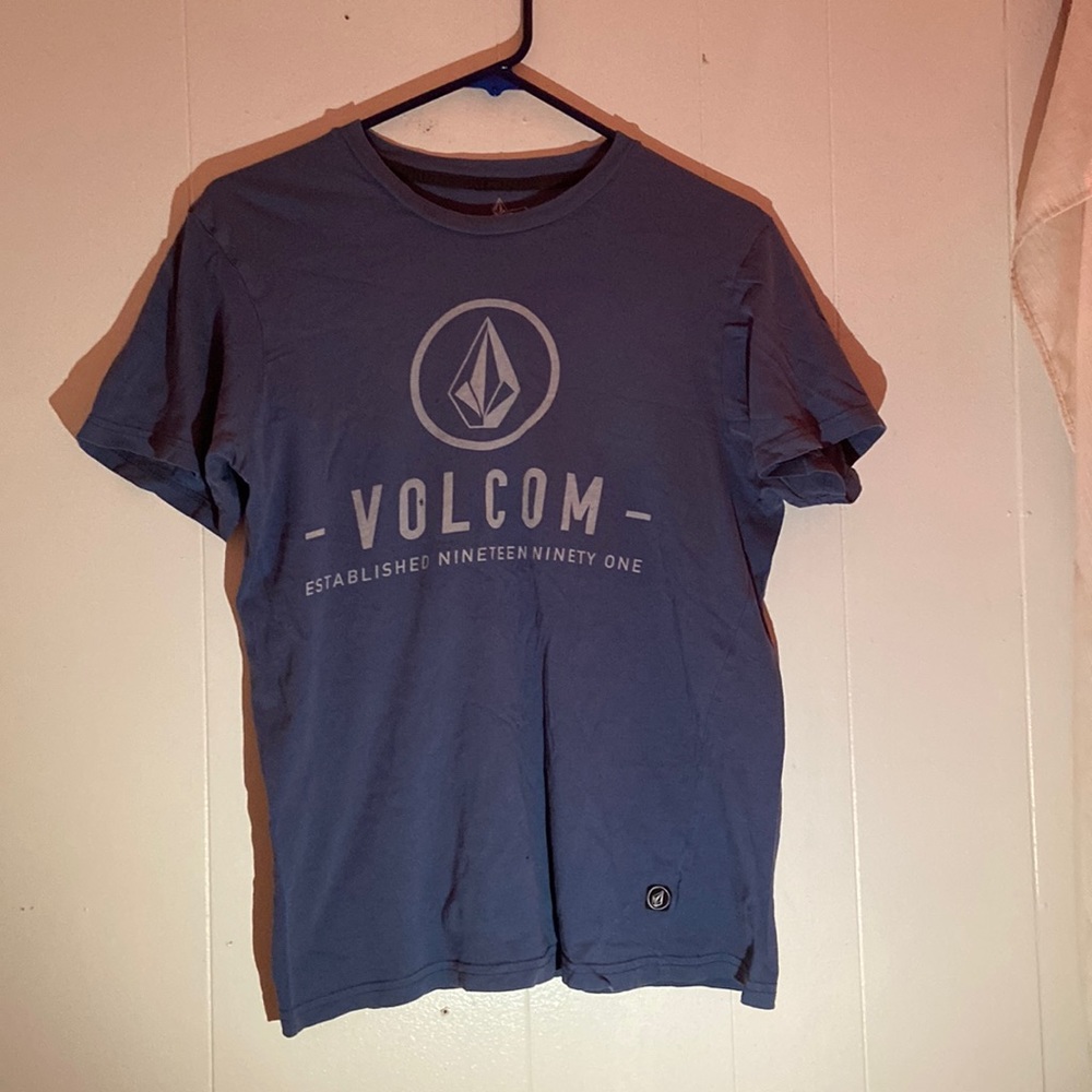 teal tshirt